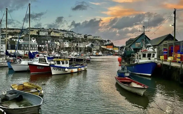 Mevagissey Holiday Home - sea View and Parking