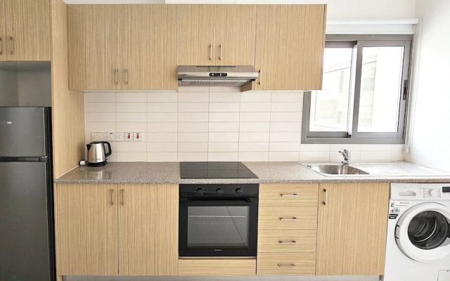 Phaedrus Living: Ledras Residences 201