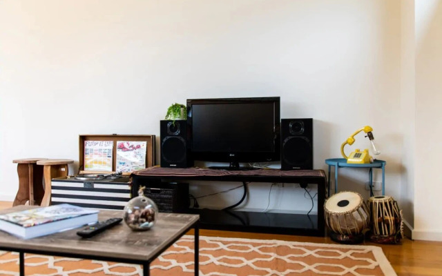 Trendy 2 Bedroom Townhouse In Melbournes Richmond