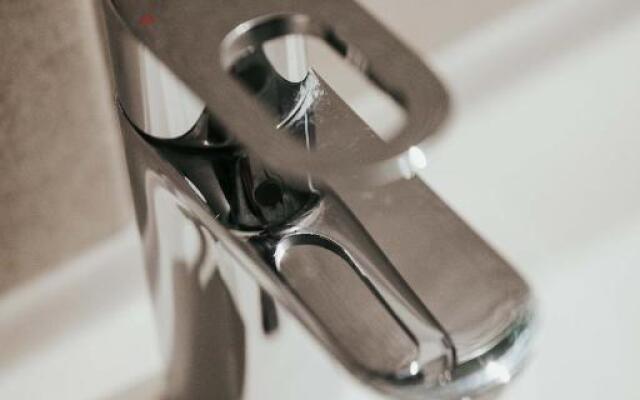 VICTORIA STANDING Calme, neuf et plein centre