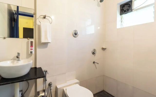 Blue Door Hotel Morjim