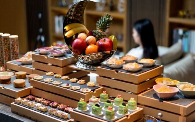 Daqing Royal Maple Hotel (Saltu Dawn Lake Shop )