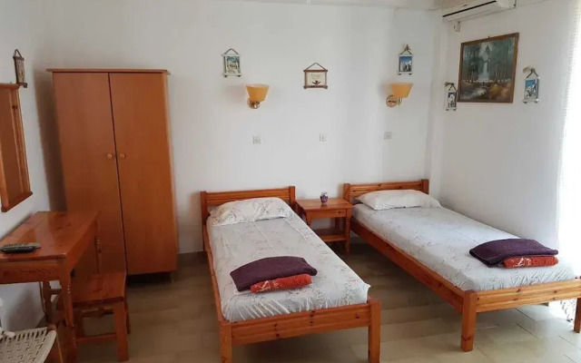 Family run 2 bed Studio Apartment 1