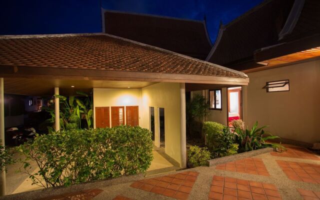 Sirinthara Villa 4 bed pool Nai Harn