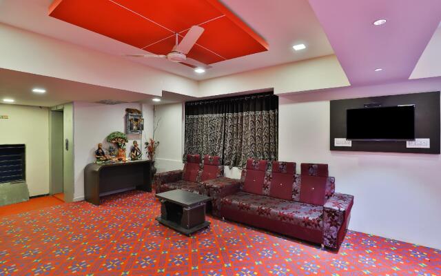 OYO 22477 Hotel Blue Moon
