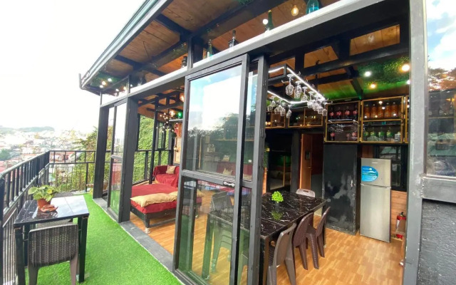 Holyghost Veranda Transient Guest House Baguio 42 step rooftop