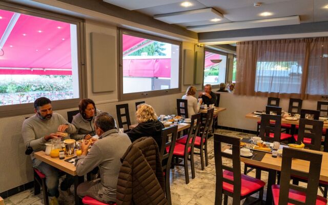Au Primerose Hotel