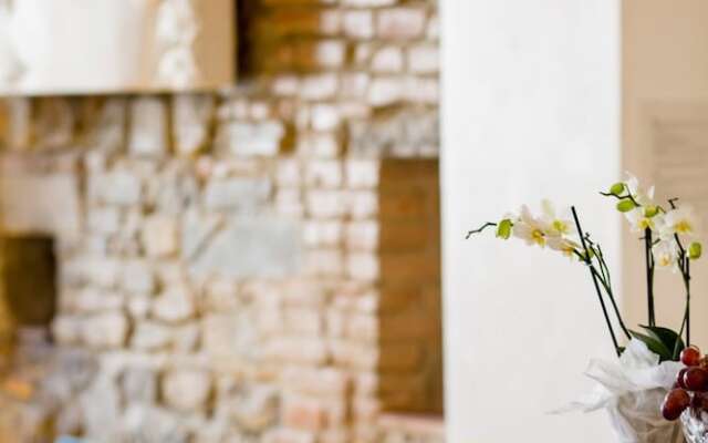 Luxury 2 Bedroom Apartment with Hot Tub - Florence City Center