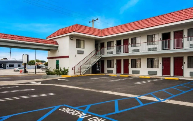 Red Roof Inn Carson - Wilmington