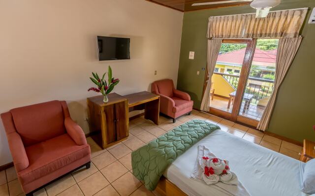 Backpackers Manuel Antonio