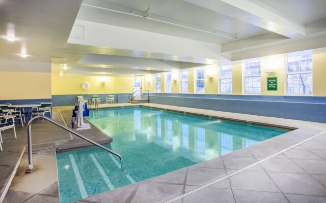 La Quinta Inn & Suites St Albans