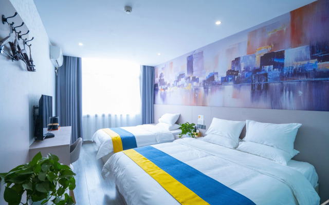 Riste Hotel (Luoxin industrial cluster, Xin'an County)