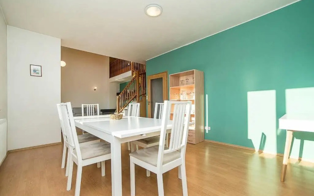 Great Terrace in Big, Central Flat