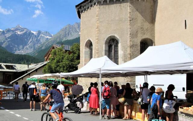 Appartement Le Monêtier-les-Bains, 2 pièces, 6 personnes - FR-1-330F-35