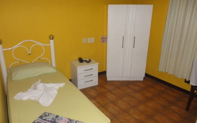 Hotel Cheri Ami