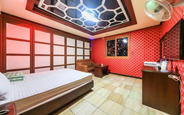 Plus Motel