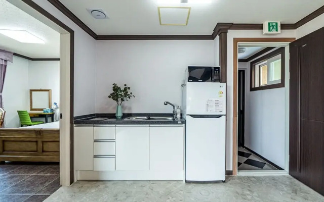 Gangneung Pension Sea and - Pet Friendly