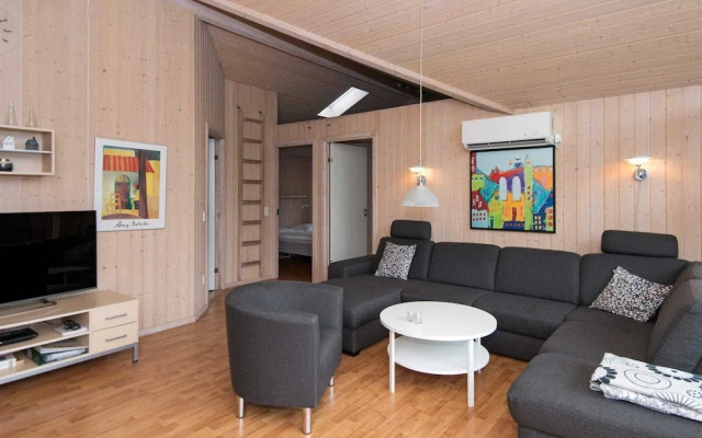 6 Person Holiday Home in Oksbol