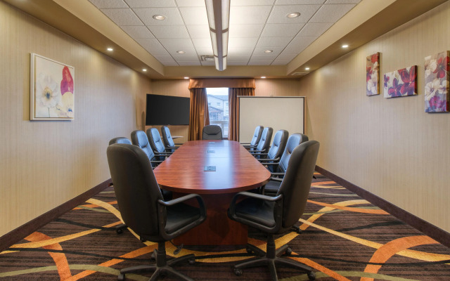 Best Western Plus Fox Creek