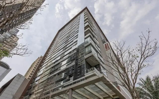 Apt w/ Balcony & View, 280m From the Metro Hbw2317