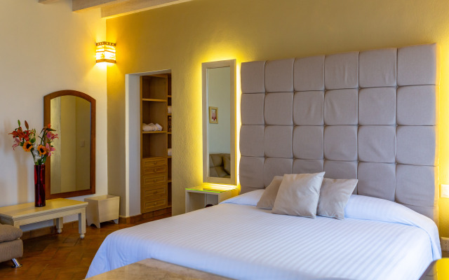 Grand Las Nubes by Inmense