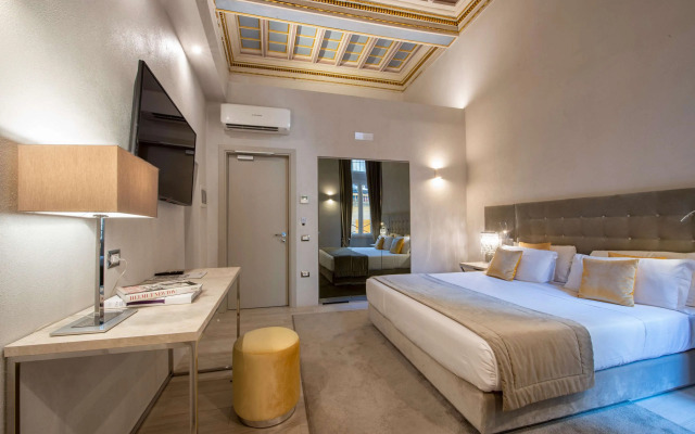 Terrace Pantheon Relais
