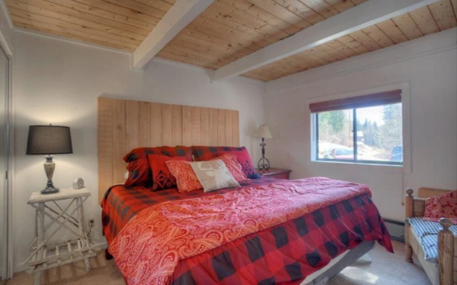 Hideaway River Cabin