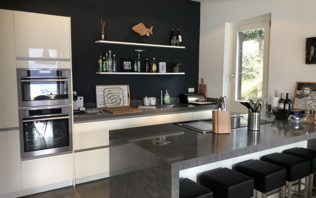 Remarkable 4-bed Villa in Bellano