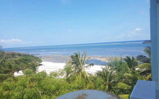 Modern Beachfront Studio Apartment B44