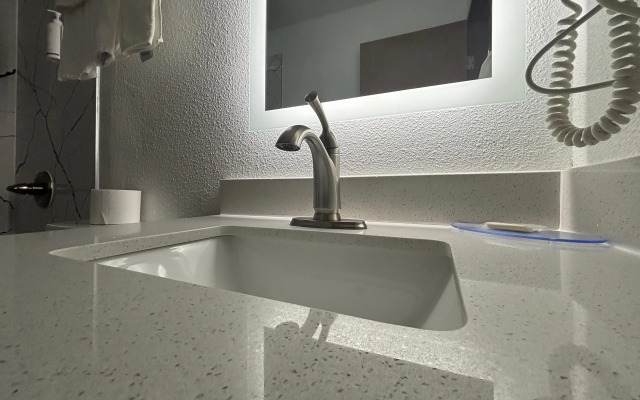 Super 8 by Wyndham Peoria