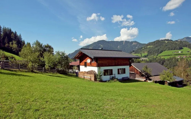 Charming Holiday Home in Huttau With Barbecue