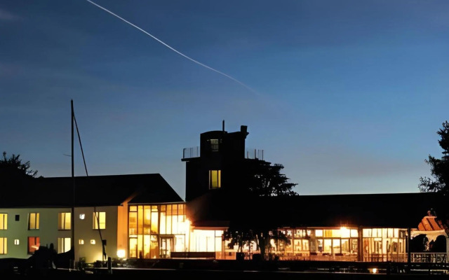 Hotel Utkiek und Pier 19