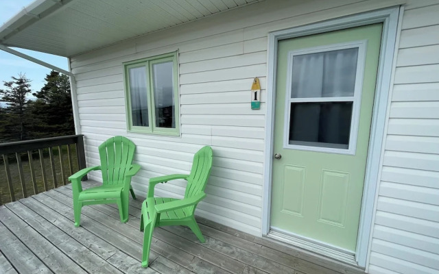 Buoy & Arrow Restaurant and Suites