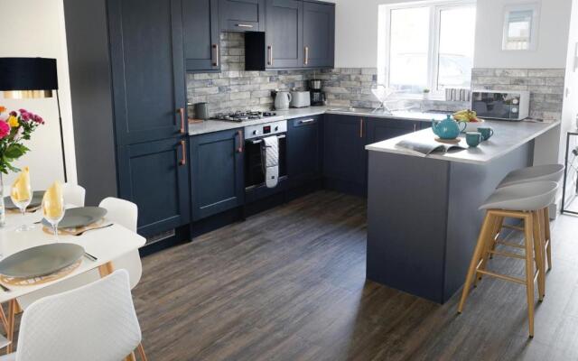 11 Breakwaters Way