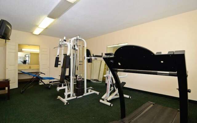 Motel 6 Sandersville, GA