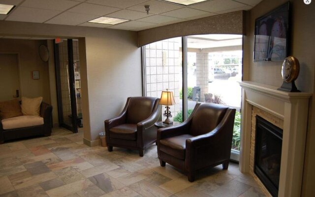 Brentwood Inn & Suites