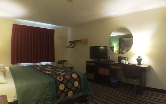 Super 8 Syracuse East