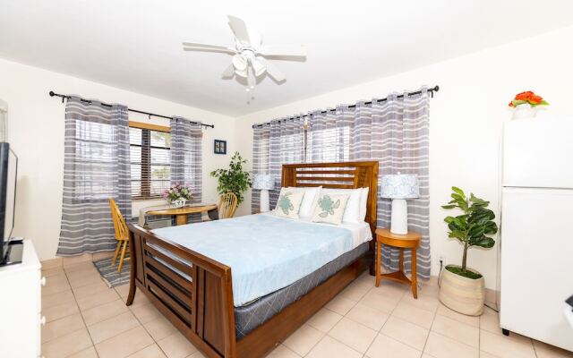 Tropic Isle Hotel and Apartment