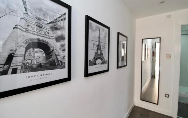 Campbell Square Apartment