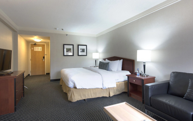 Toronto Don Valley Hotel and Suites