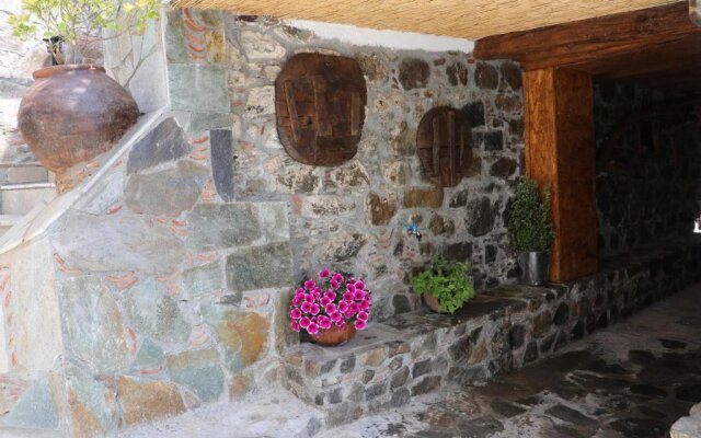 AgroSpito Traditional Guest House