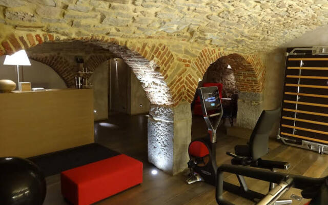 NE5T Suites & Spa