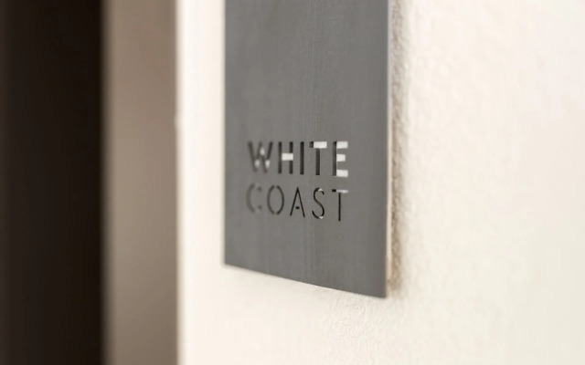 White Coast Pool Suites