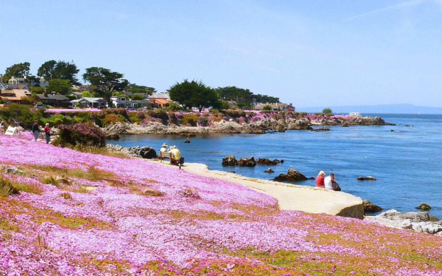 Monterey Peninsula Inn