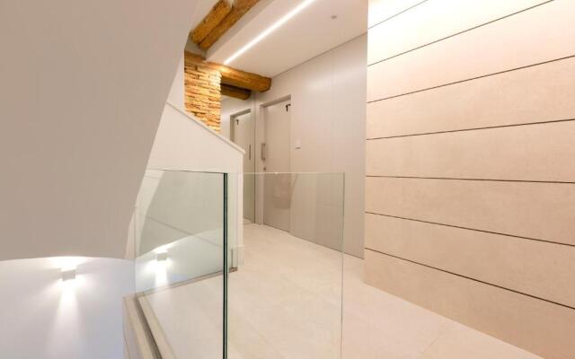 APARTAMENTOS TURISTICOS - PAPEL ARMADO - Calle Caldereros 33