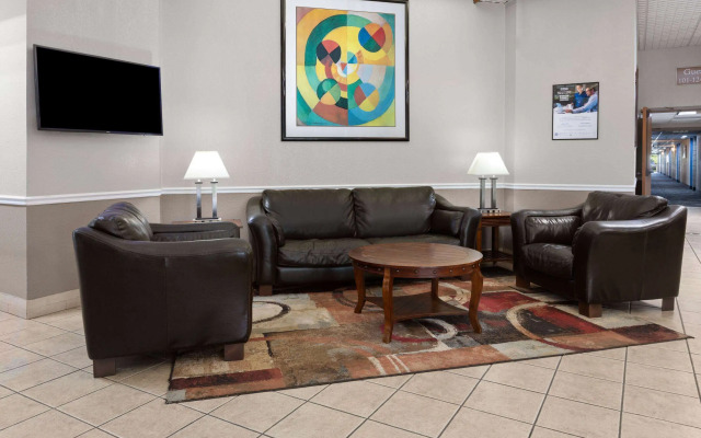 Baymont Inn and Suites by Wyndham Farmington, MO