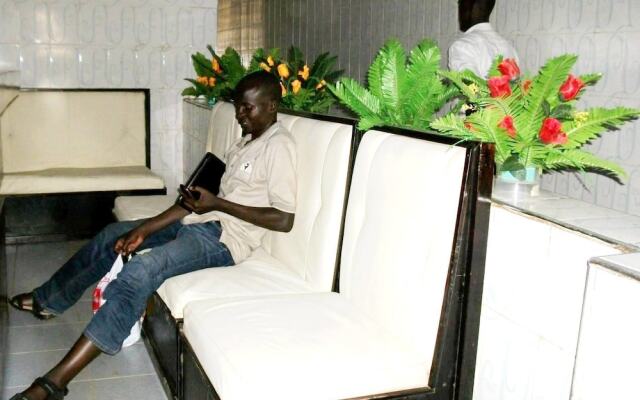 Alcazar  Hotel