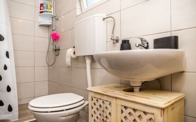Galic - Stylish Getaway - H