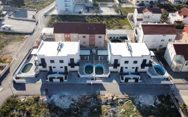 Villa Essenza Vita 650 meters from the beach