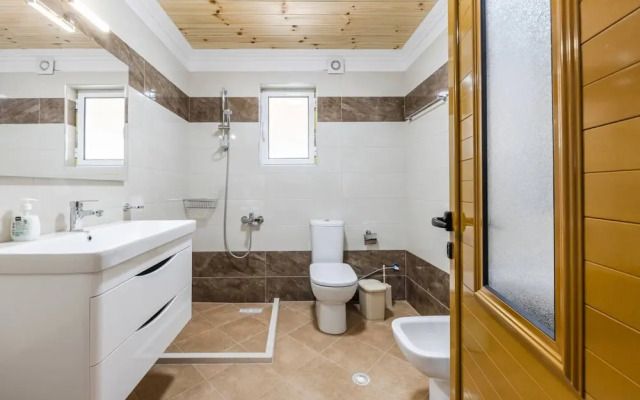 Hillside Apartment Gjirokast r 2